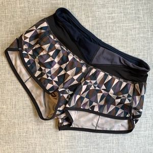 Lululemon Speed Up shorts! Size 4. Purple multi.